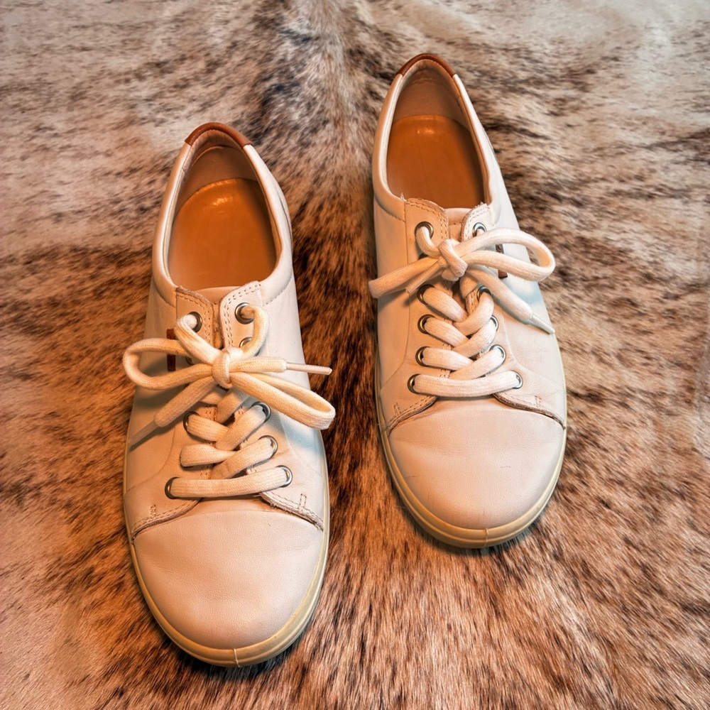 Ecco Women's Cream White Casual Soft Sneakers Size 8